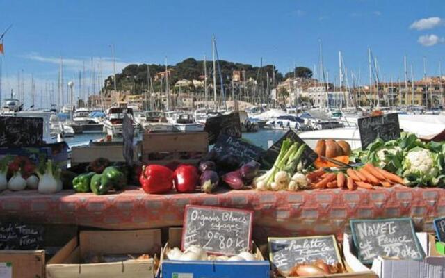 Appartement Six-Fours-les-Plages, 3 pièces, 4 personnes - FR-1-316-282