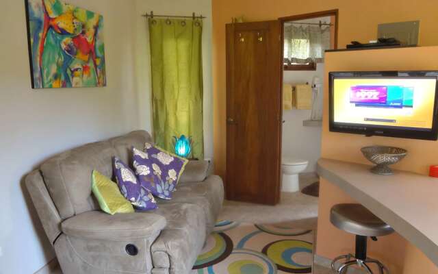 Manoas Luxury Camping and Villa Rentals