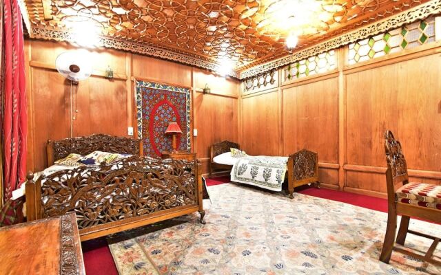 Inshallah Houseboats