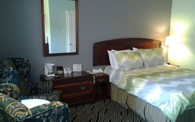 Lakeshore Suites
