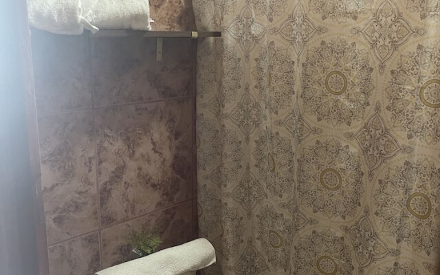 Luxurious Central Apt / 5 min from the Airport