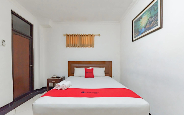 RedDoorz @ Buah Batu – Guest Rooms – Bandung