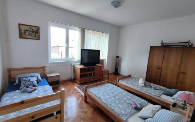 Trosoban stan u Zenici