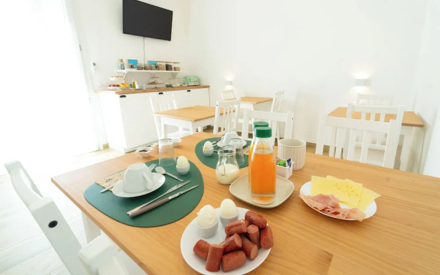 Velis - art & hospitality