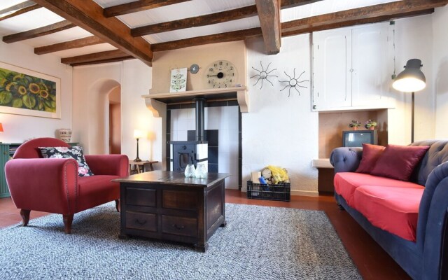 Cosy Holiday Home in Rémilly With a Terrace