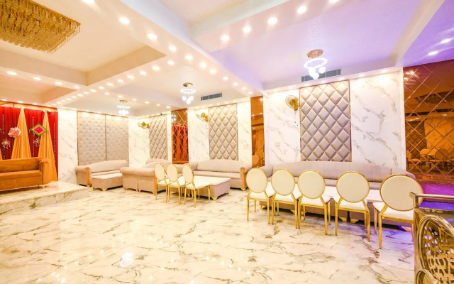 Fabhotel Royal'S Paradise