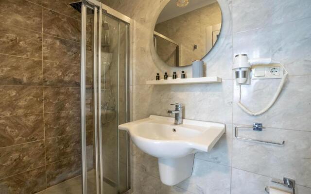 Valide Hotel