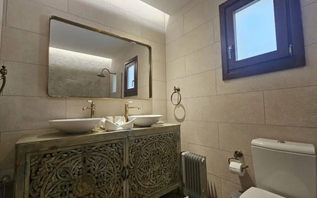 62 APH - Stay Aphrodite Hills Apartment