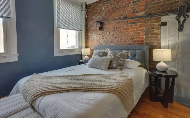 'kentucky Bourbon Loft' ~ Downtown Louisville