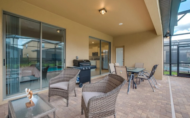 Misty Oak Circle Villa  Solterra