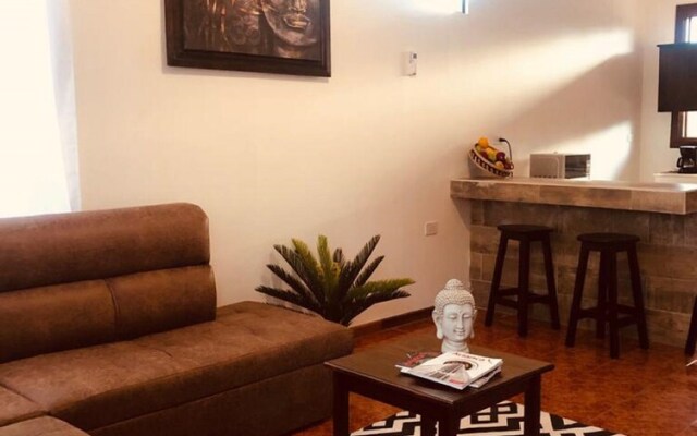 Casa Familiar Villa Aura