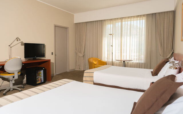 Radisson Ciudad Empresarial