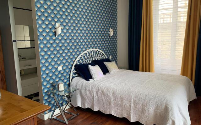 Duplex apartment in a prime seafront location, Treboul, Douarnenez