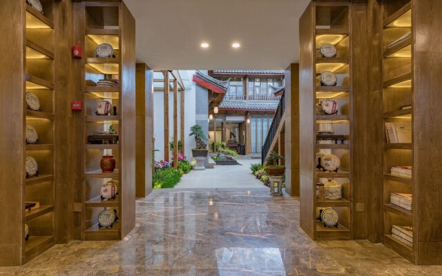 Floral Hotel Lijiang Qinyuan