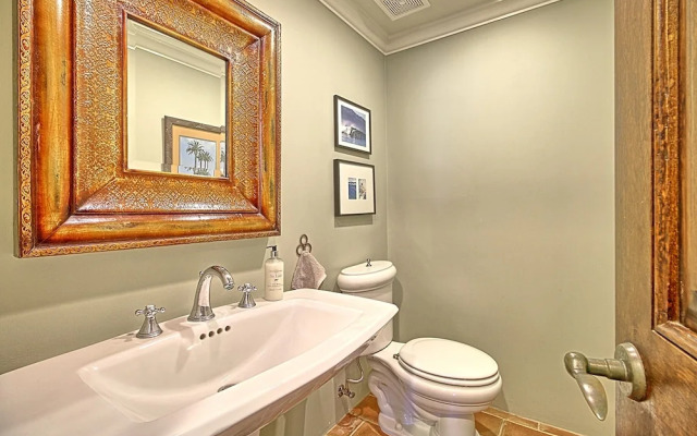 Large Ventura Keys Waterfront 4 Bedroom Home