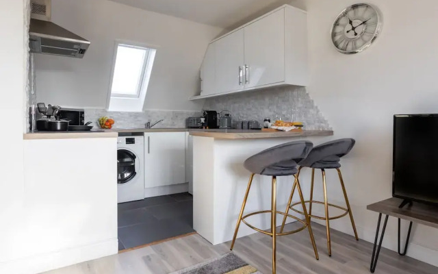 Castle Reach Apartment by Creative Stays