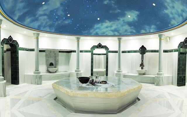 Wisteria Grand Hotel