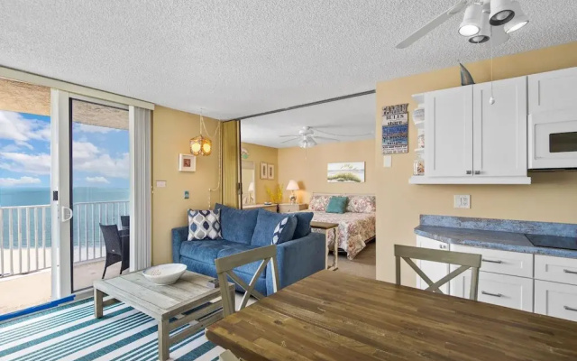 Estero Beach & Tennis 1004-a