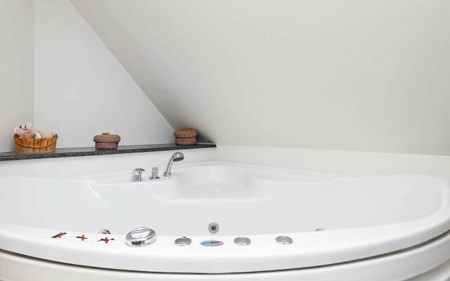 Quaint Holiday Home in Jutland With Private Whirlpool