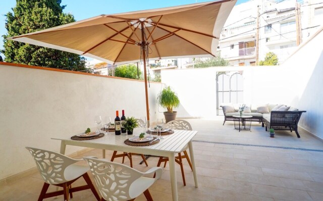San Sebastian Apartment with Patio by Hello Apartments Sitges