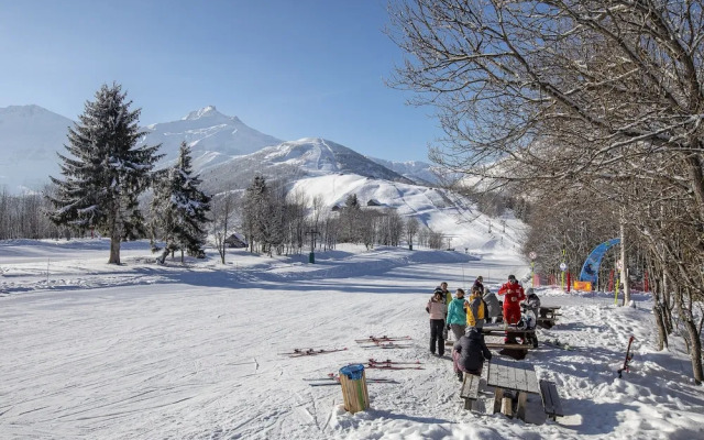Mountain View Apartment in Doucy