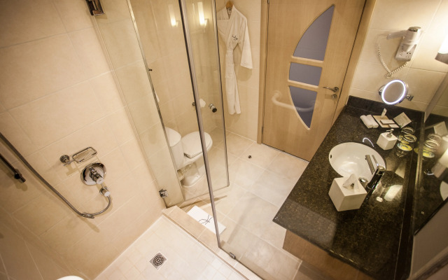 Hennessy Park Hotel