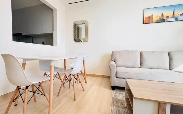 OYO 1287 Home Fully Furnished 1Bed At JVC