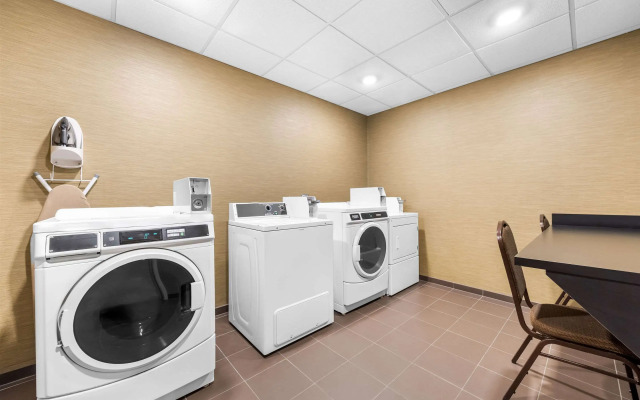 Sleep Inn & Suites West-Near Medical Center