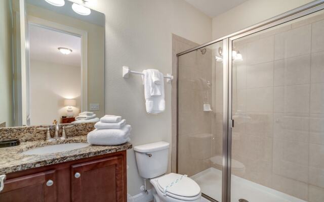 Family Friendly 8 Bed Villa with Pool & Spa