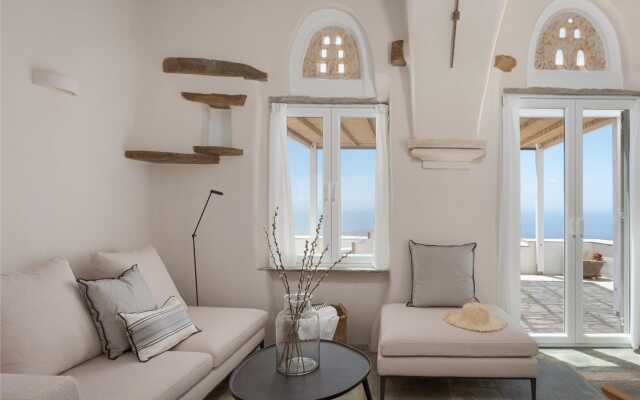 Morfes Luxury Apartments