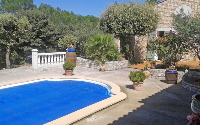 Attractive Holiday Home in Uchaux France With Private Pool