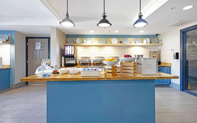 Country Inn & Suites- Texarkana