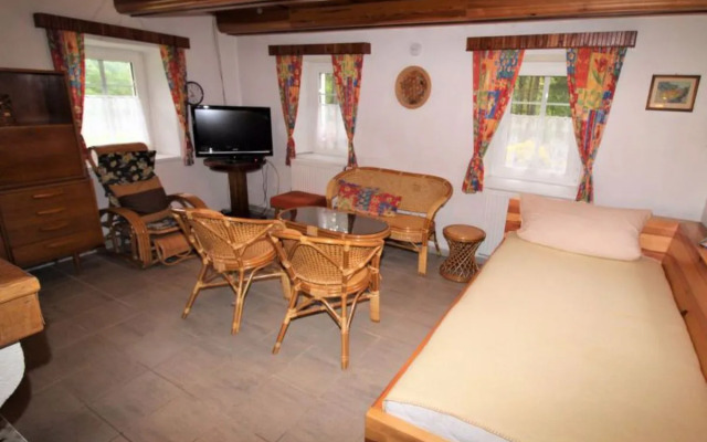 HOUSE POLžOV MOKRY LOM