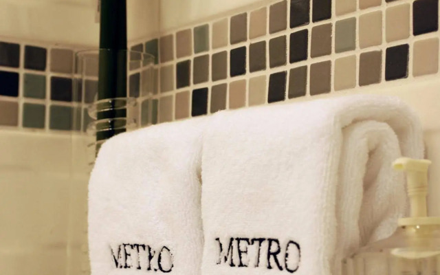 The Metro Hotel