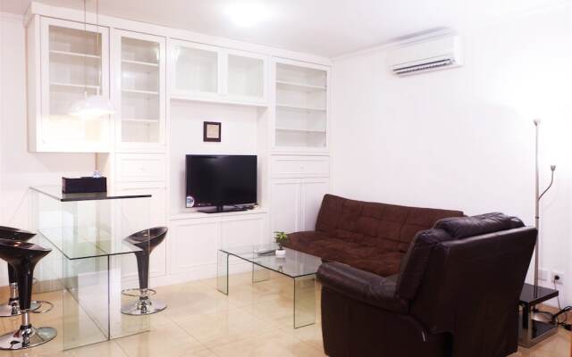 Paladian Park Apartment