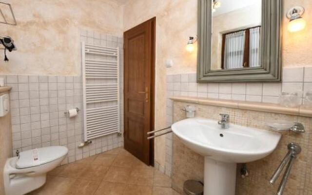 Villas Barat by Istarski Dvori