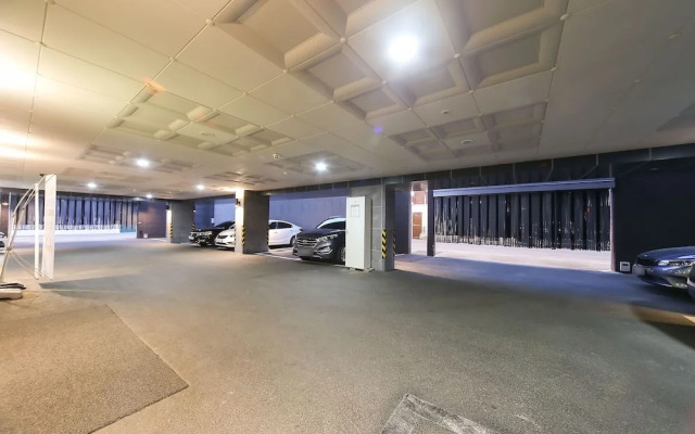 Changwon Jinhae Lewis Hotel