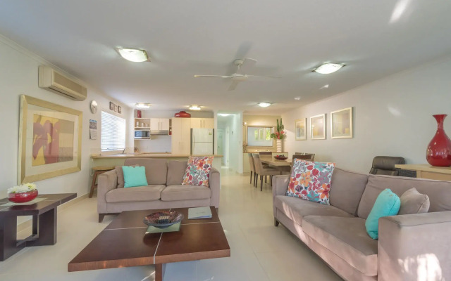 Noosa Outrigger Beach Resort