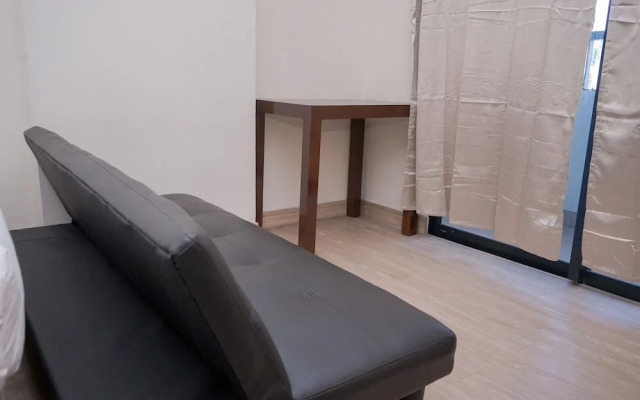 Good Deal and Comfy Studio at Collins Boulevard Apartment