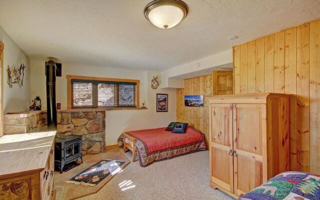Barton Cabin by RedAwning