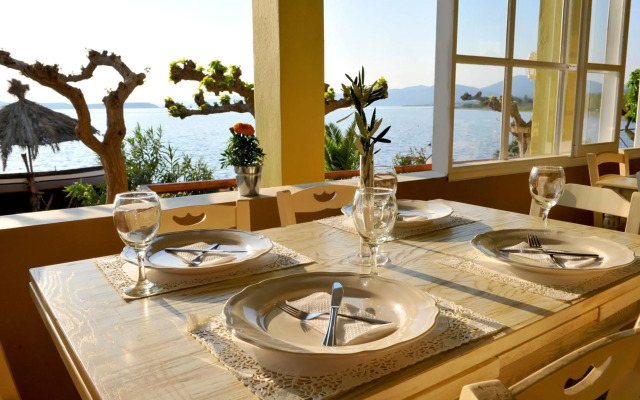 Venus Beach Bungalows Hotel