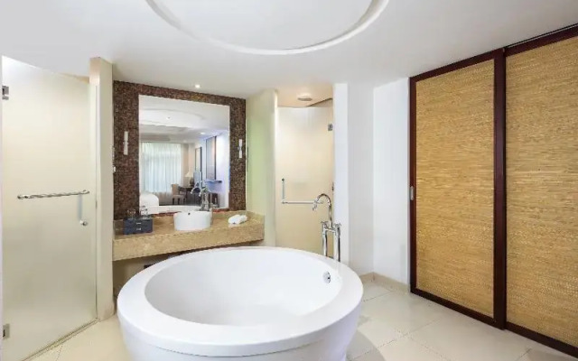 Grand Mercure Sanya Yalong Bay