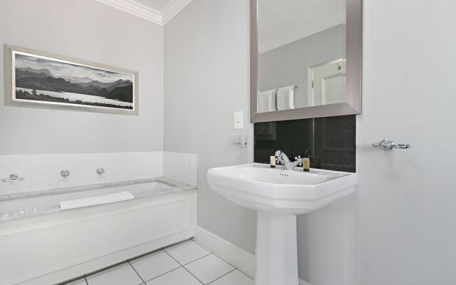 Winelands Golf Lodges 24