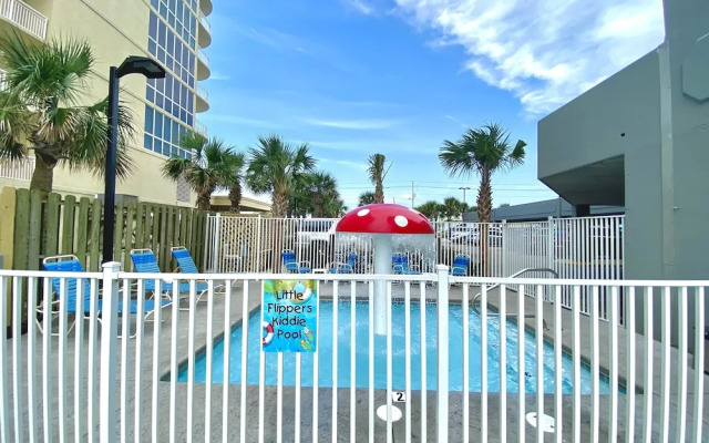 Island Royale Condos by ALBVR