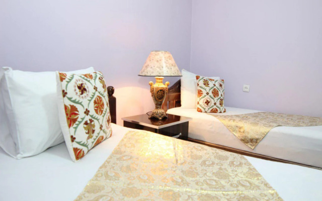 Al Mansur Guesthouse