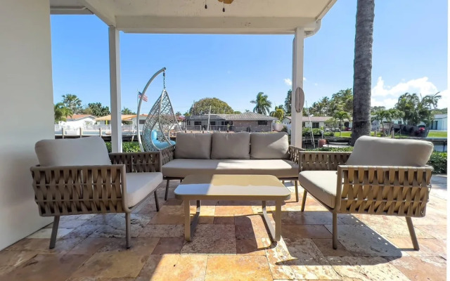 Dockside Daydreams - Canalfront and Pool Oasis
