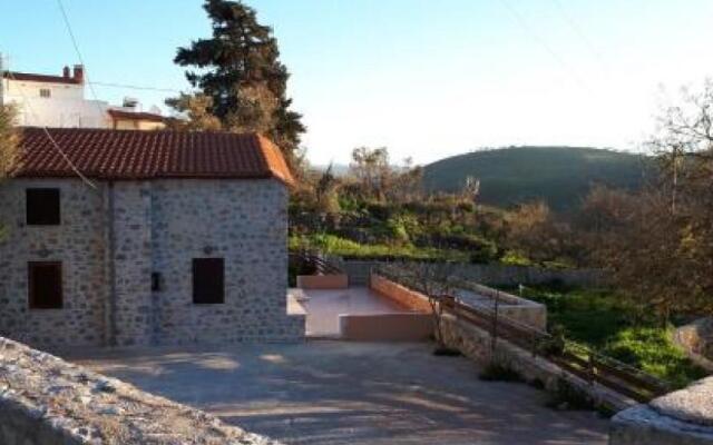 Holiday Home 3 Bedrooms 1 Bathroom - Kastellos