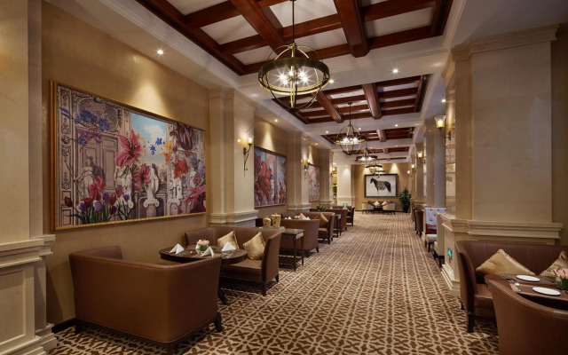 Yin Run Jin Jiang Castle Hotel