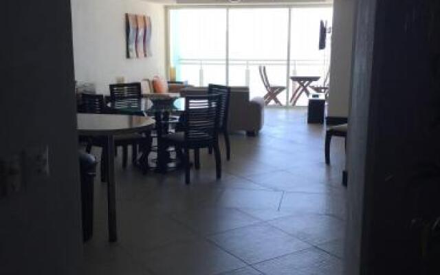 Bay View Grand Residencial 602 Sur