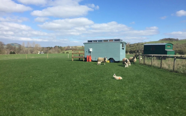 Showman's Hut @ Westcote